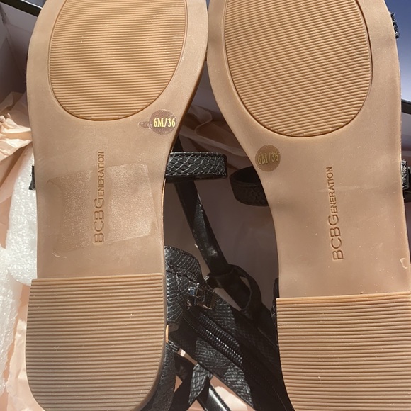 BCBGeneration Brania X Black Gladiator Sandals Zip Buckles size 6 - Picture 3 of 6